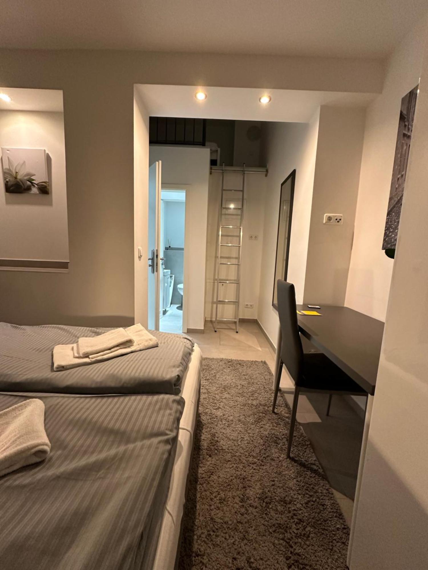 Estelada Boarding Houses - Bogenhausen มิวนิก ภายนอก รูปภาพ