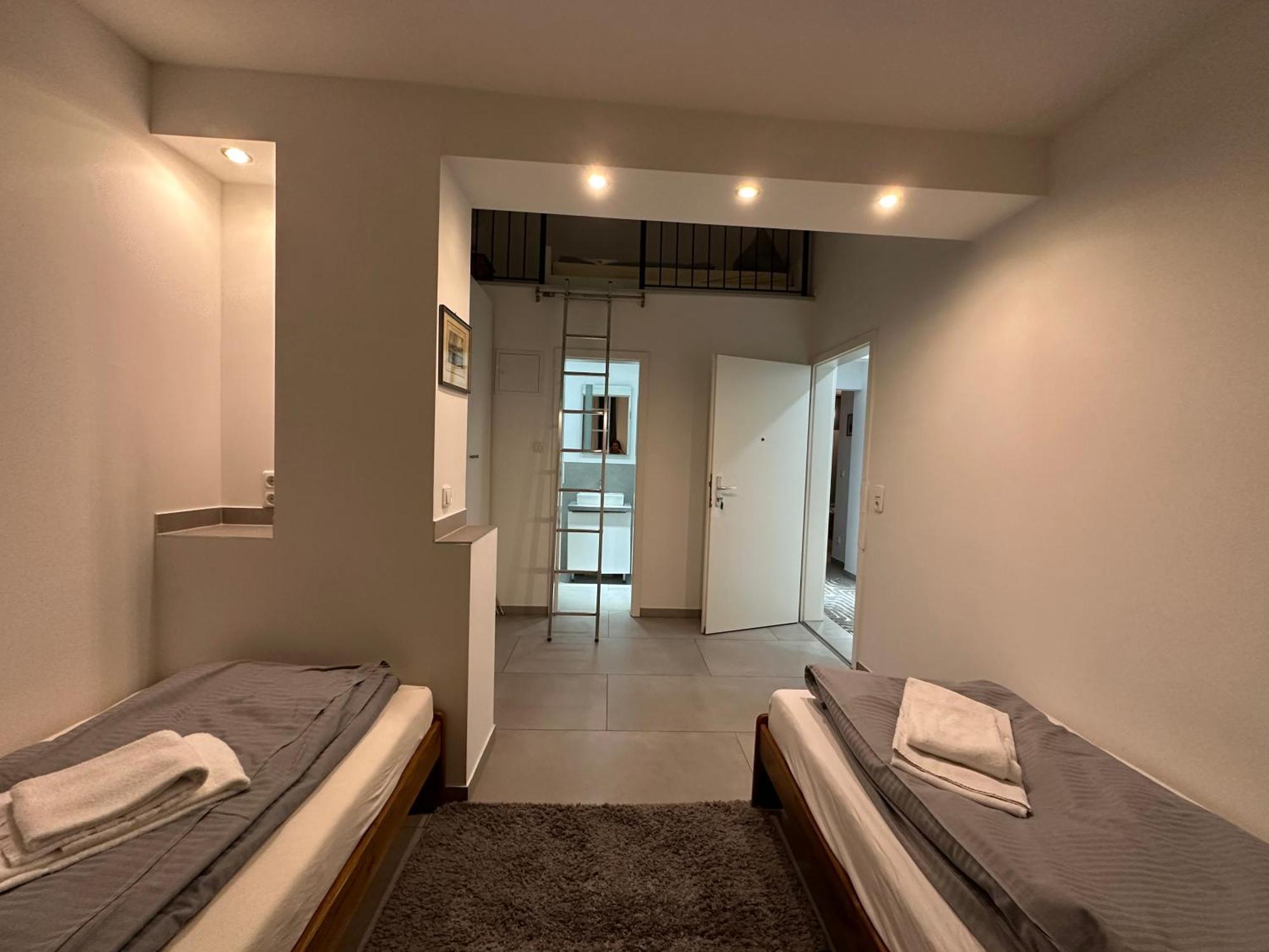 Estelada Boarding Houses - Bogenhausen มิวนิก ภายนอก รูปภาพ