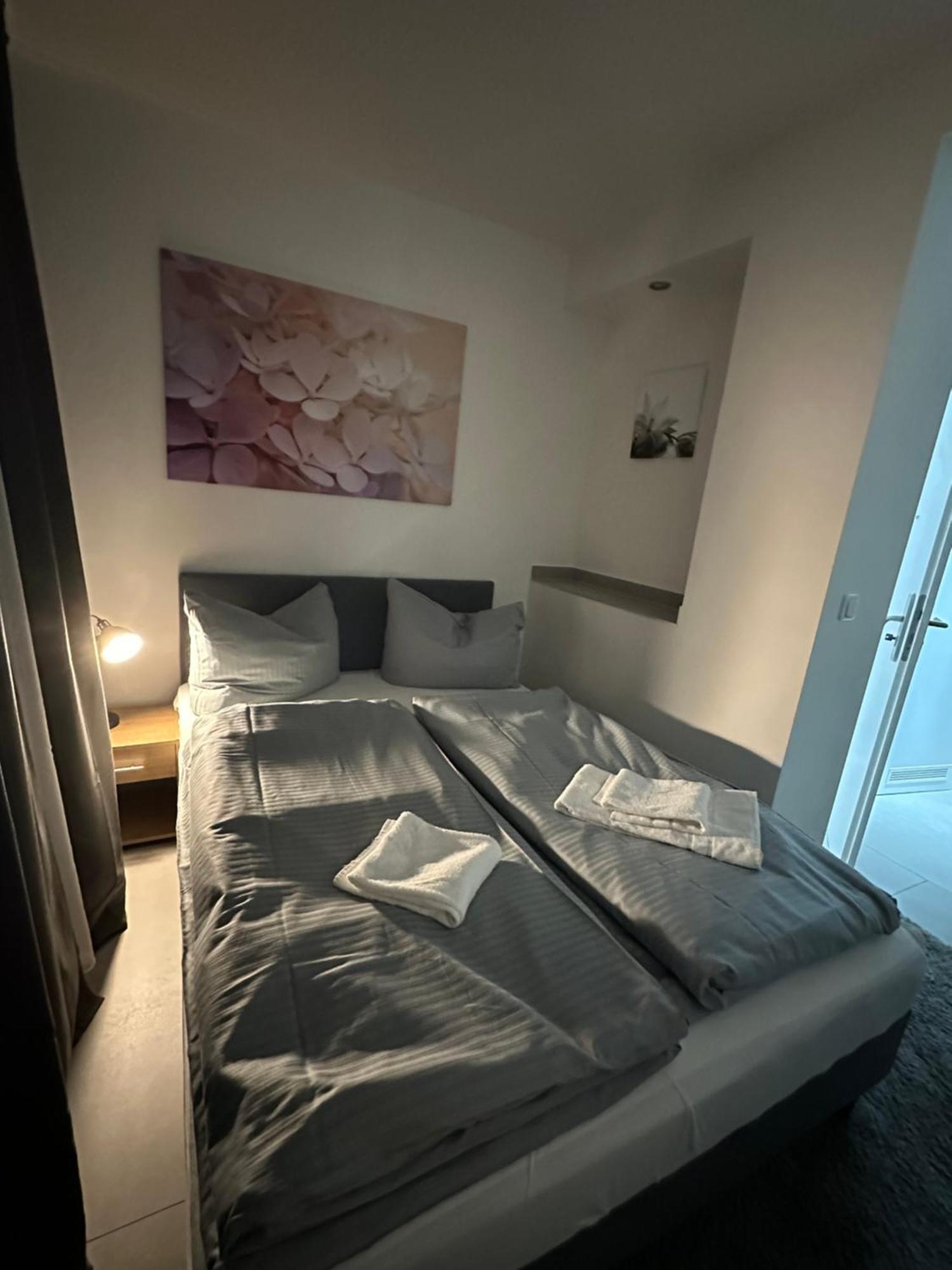 Estelada Boarding Houses - Bogenhausen มิวนิก ภายนอก รูปภาพ
