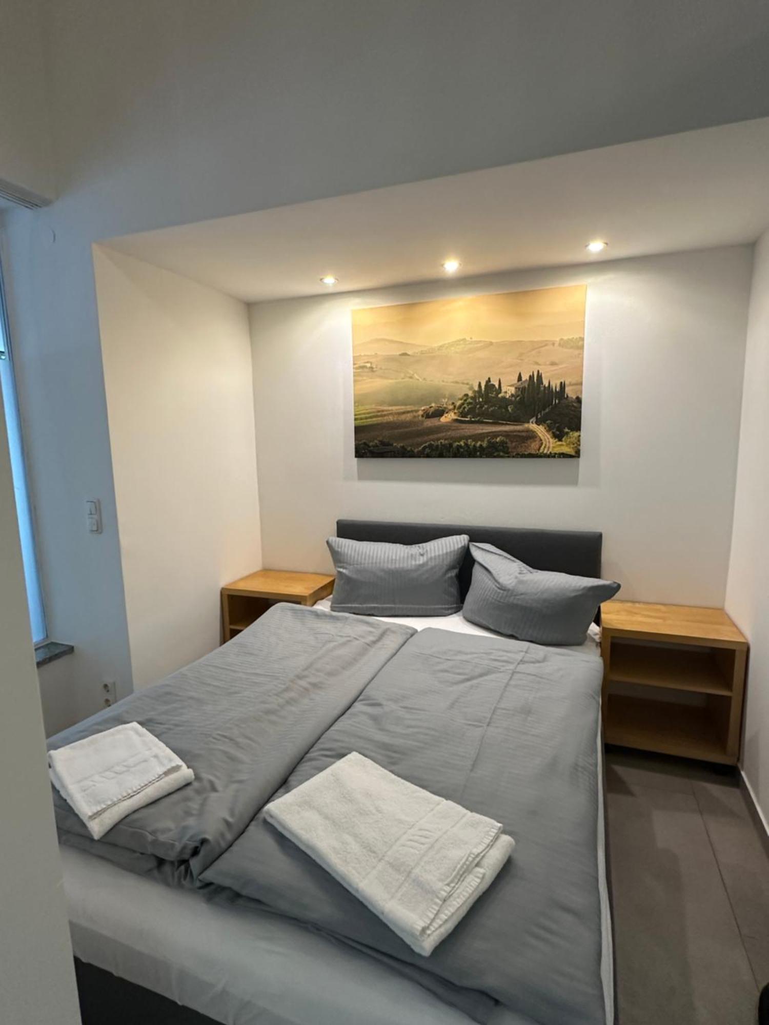 Estelada Boarding Houses - Bogenhausen มิวนิก ภายนอก รูปภาพ