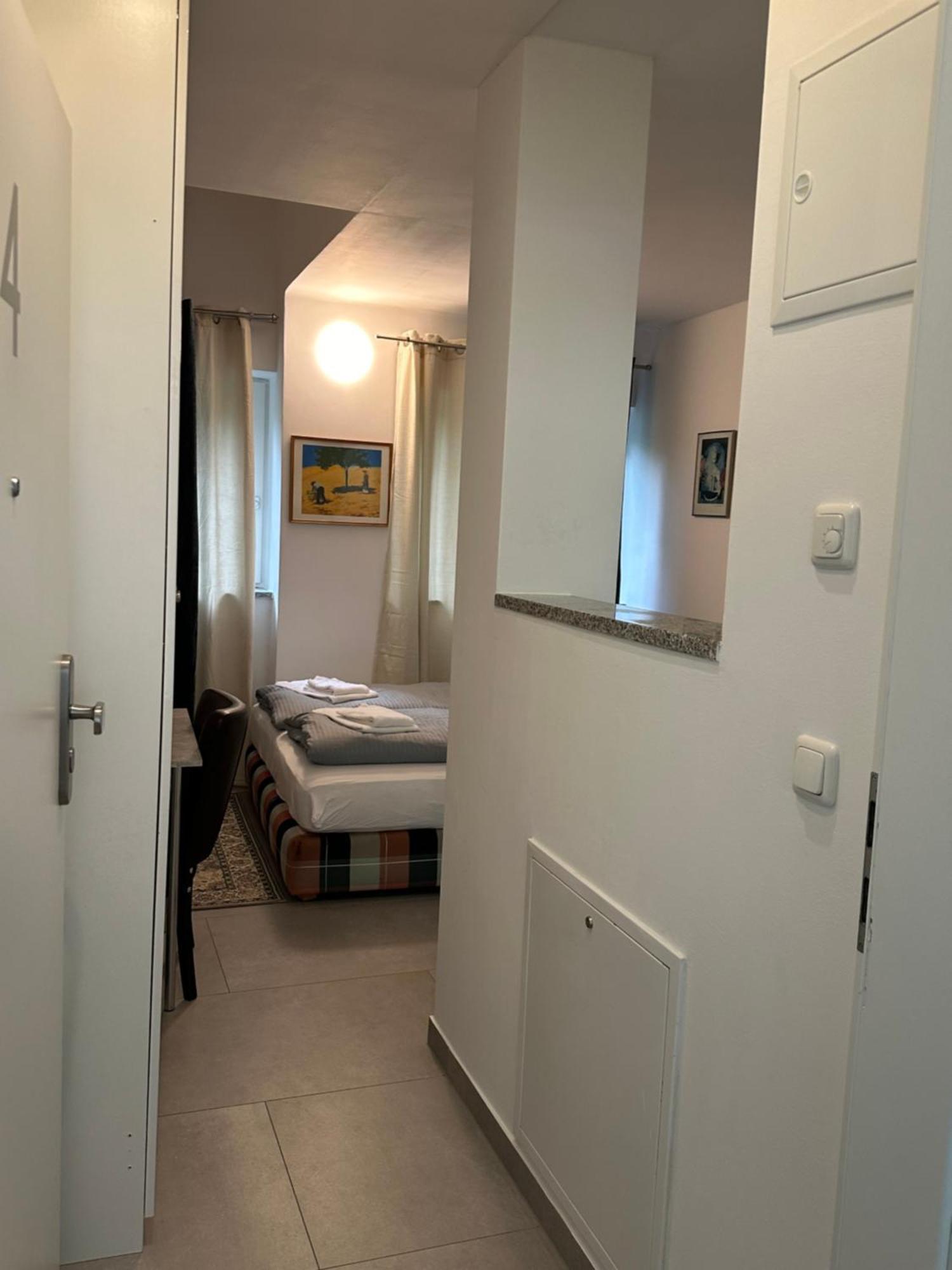 Estelada Boarding Houses - Bogenhausen มิวนิก ภายนอก รูปภาพ