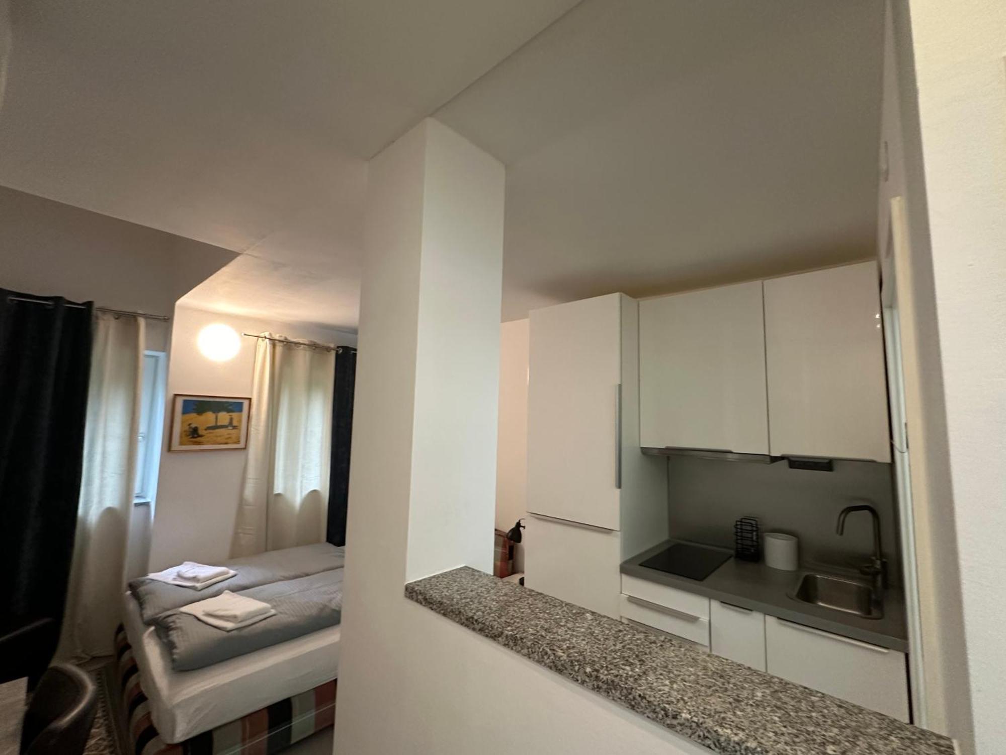 Estelada Boarding Houses - Bogenhausen มิวนิก ภายนอก รูปภาพ