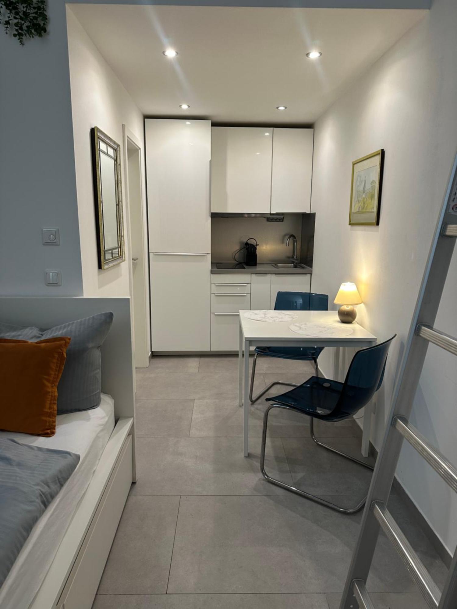 Estelada Boarding Houses - Bogenhausen มิวนิก ภายนอก รูปภาพ