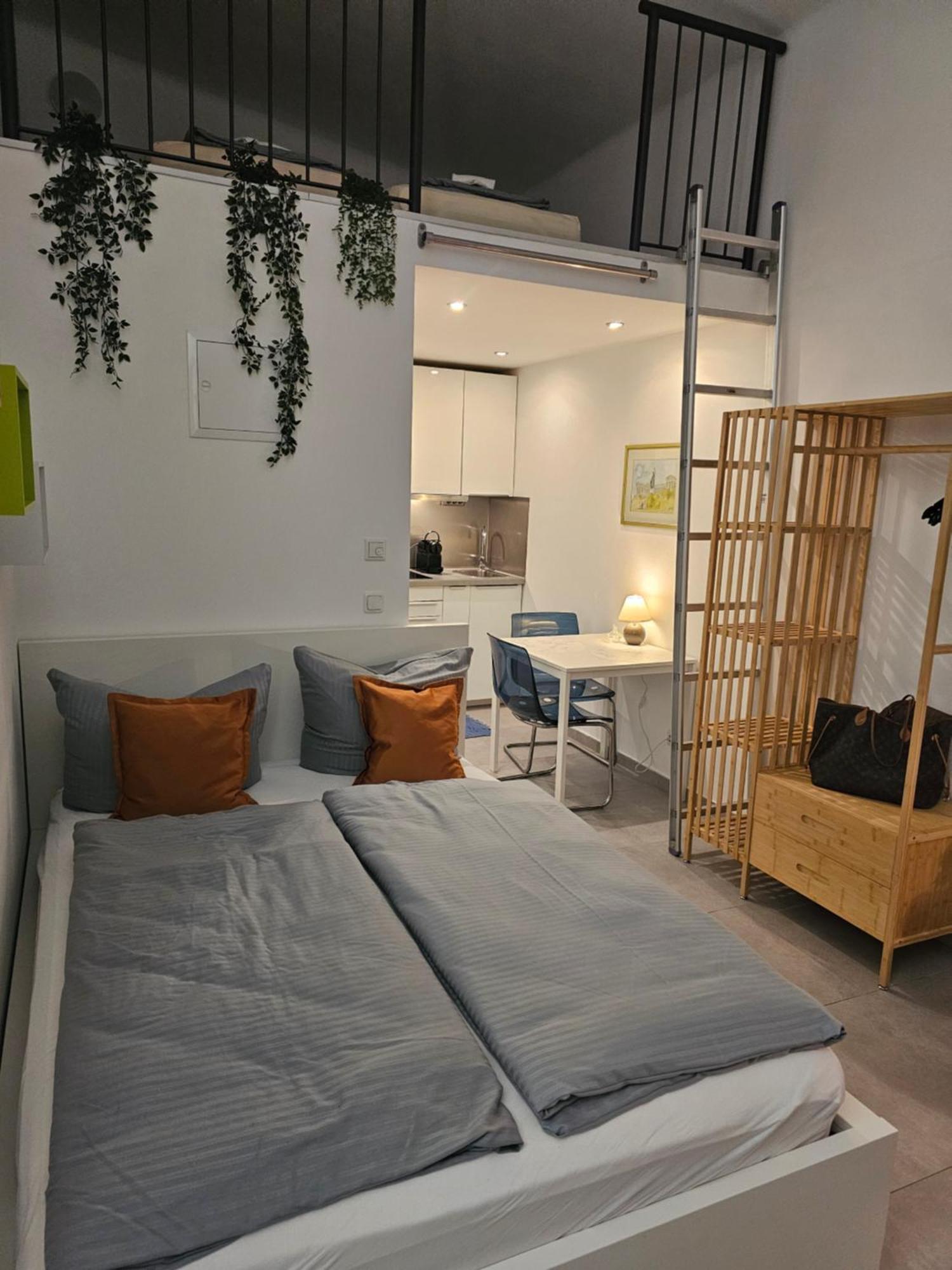 Estelada Boarding Houses - Bogenhausen มิวนิก ภายนอก รูปภาพ