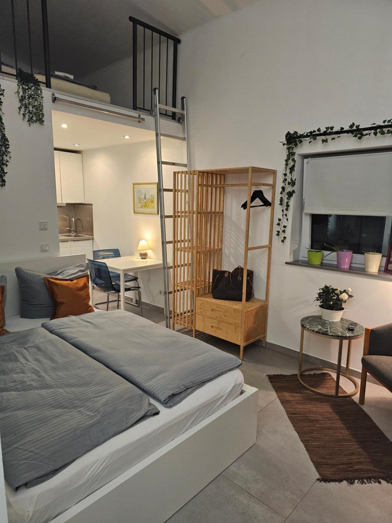 Estelada Boarding Houses - Bogenhausen มิวนิก ภายนอก รูปภาพ
